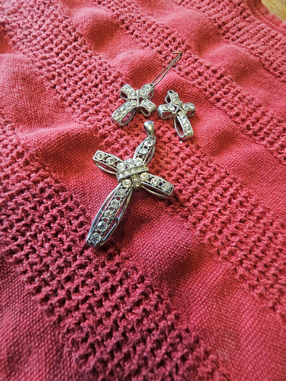 Silvet Cross Wirh White Stones With Matching Stones